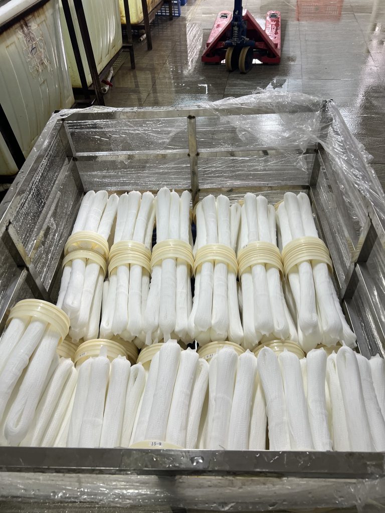 PVDF ultrafiltration membrane cartridges ready for water leakage testing at Chengrong ultrafiltration factory.