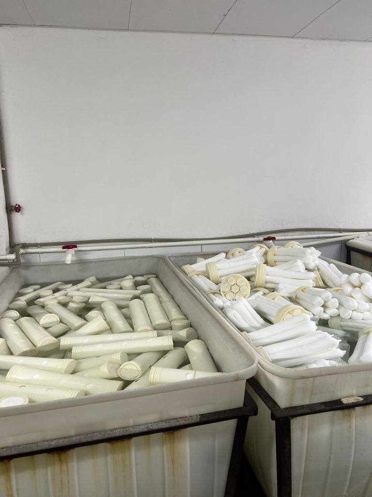 Chengrong Factory ultrafiltration membrane water-testing workshop, where every membrane fiber, ABS housing, and end cap undergoes 100% water inspection.