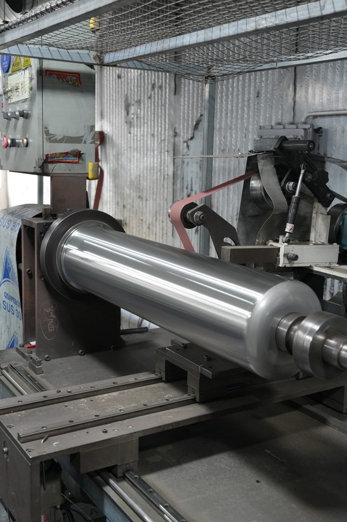 Stainless steel housing fabrication process at Chengrong Ultrafiltration Factory showing real manufacturing capabilities and quality control