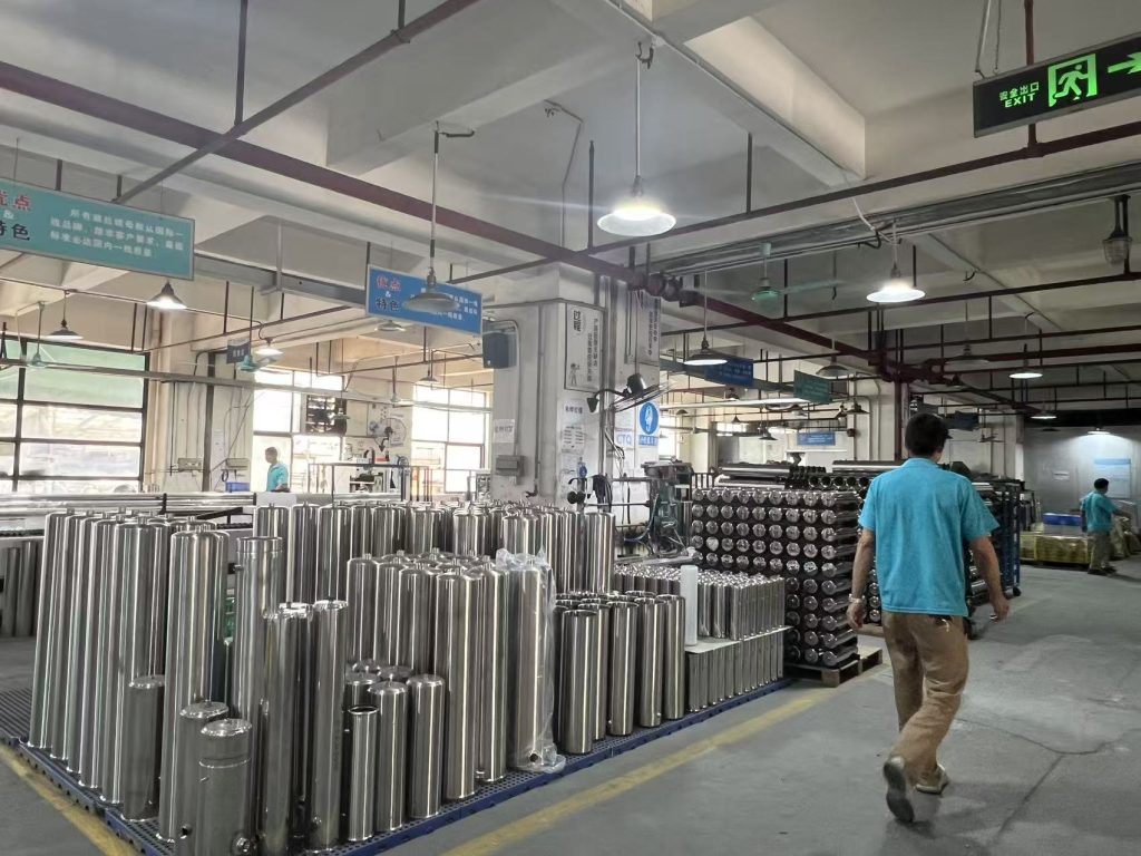 Chengrong Ultrafiltration Factory insists on using genuine sanitary-grade 304 stainless steel sheets and housing, instead of lower-grade materials with reduced alloy composition. 