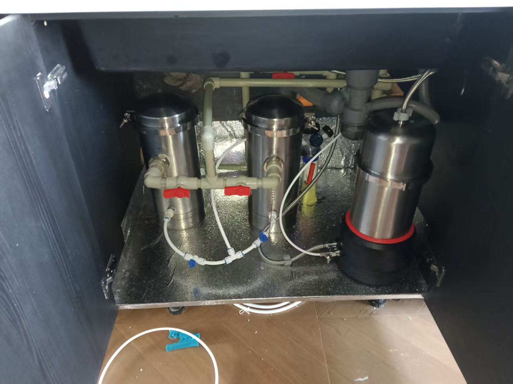 A Customer Returned After Two Months Away: Why Did the Kitchen Water Purifier Smell While Whole House Ultrafiltration Remained Normal?